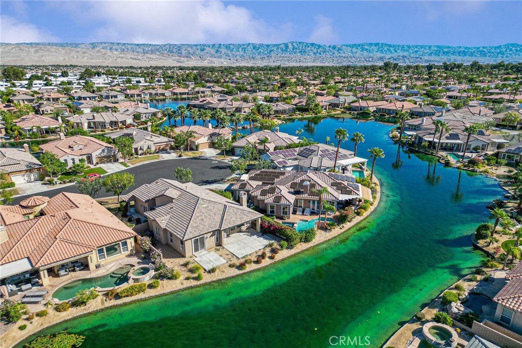 7 Lake Como Court Rancho Mirage, CA 92270 - Photo 39 of 42 an aerial view of multiple house