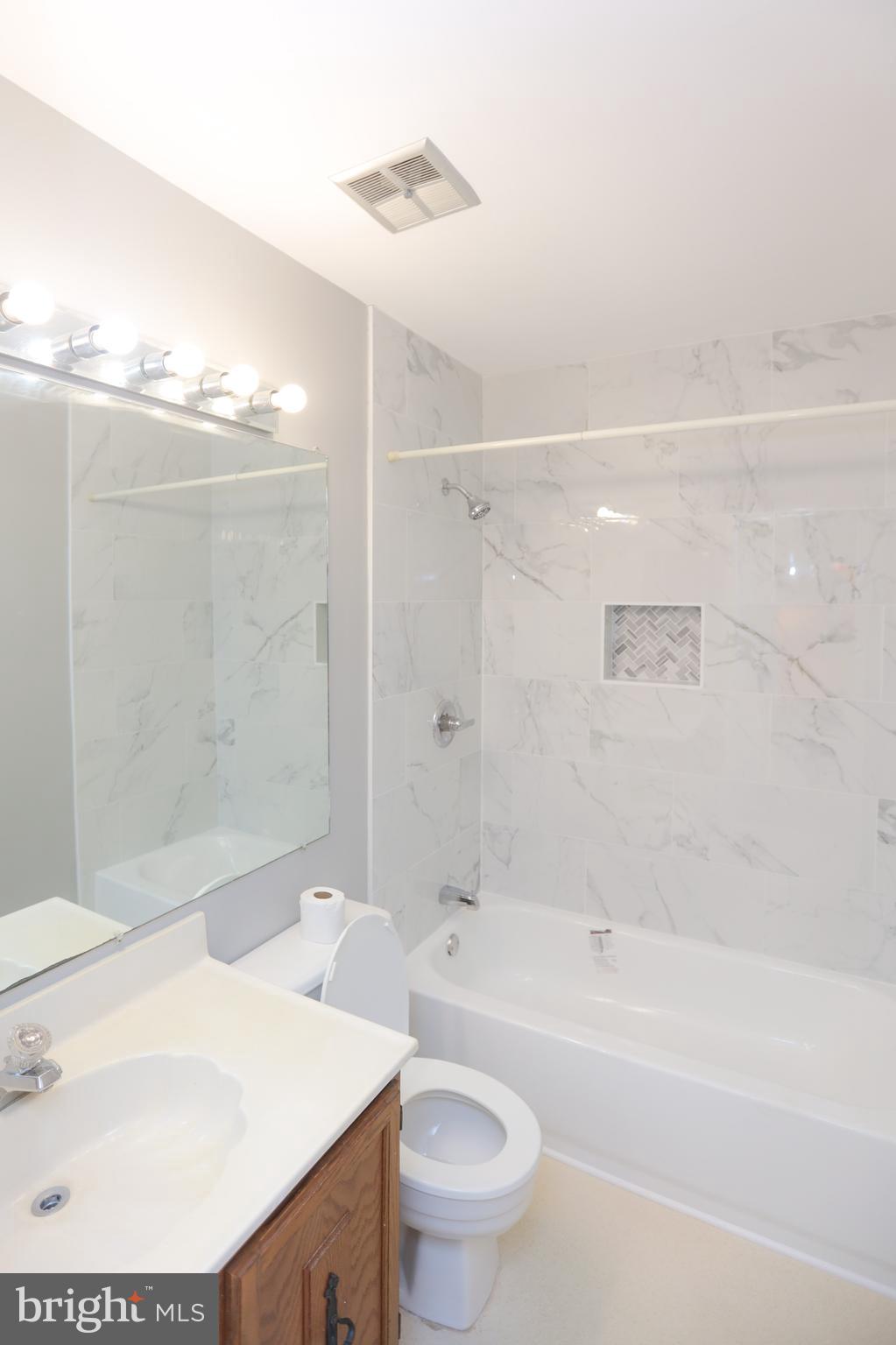 9 Robin Ridge Court Parkville, MD 21234 - Photo 11 of 27 Gallery Image 11