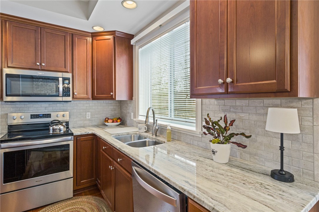 7295 Silver Hill Path Victor, NY 14564 - Photo 14 of 50