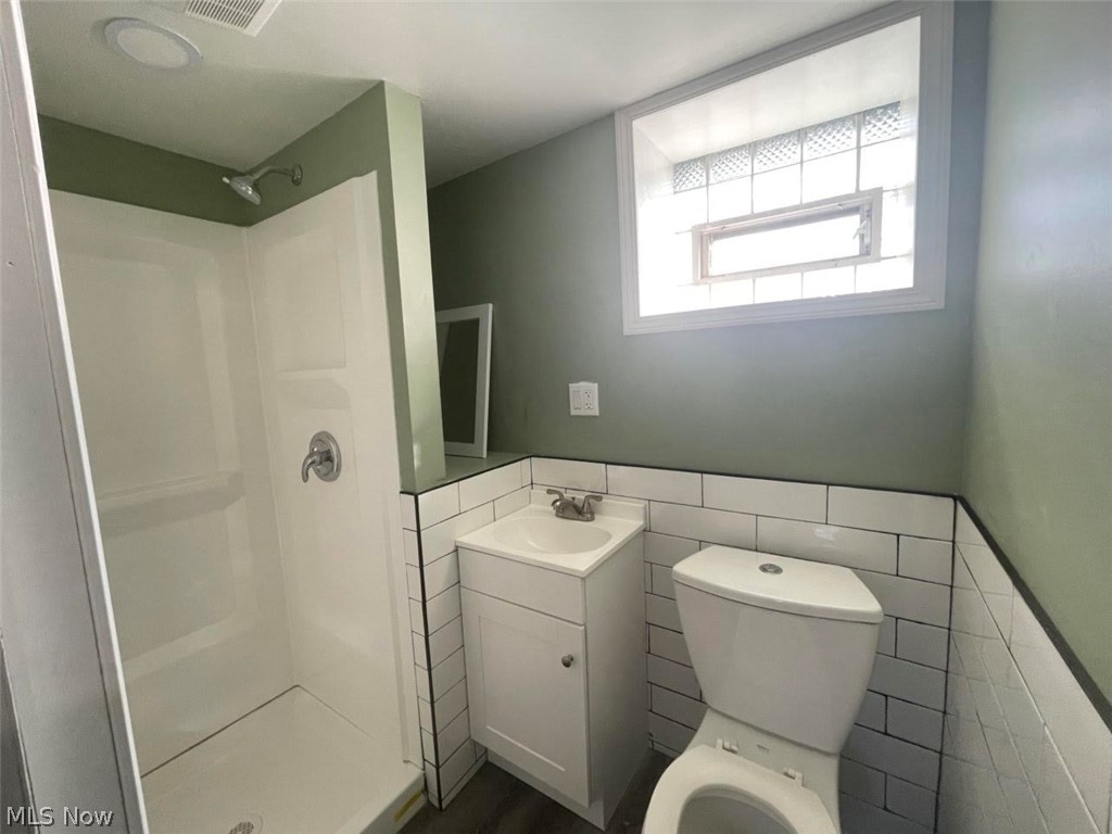 3545 Menlo Road Cleveland, OH 44120 - Photo 20 of 22 Basement Bathrm