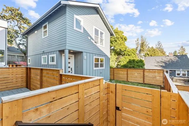 $879,950 | 7352 22nd Avenue Northwest, Seattle, WA 98117