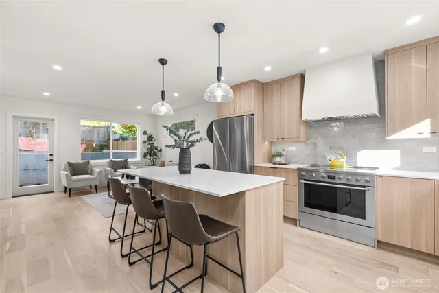 $879,950 | 7352 22nd Avenue Northwest, Seattle, WA 98117