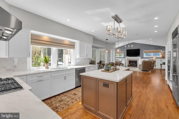 $1,371,900 | 7317 South View Court, Fairfax Station, VA 22039