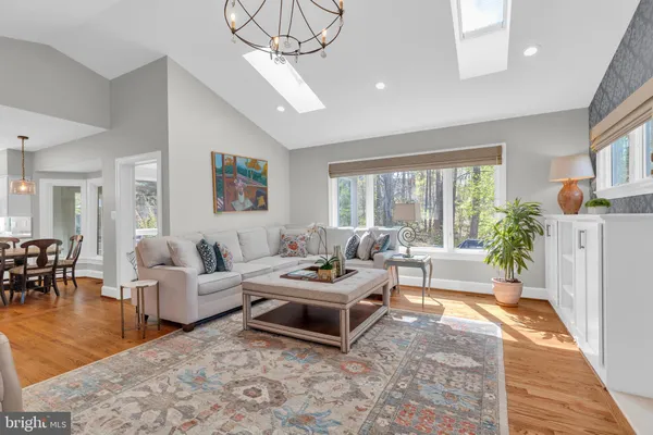 $1,371,900 | 7317 South View Court, Fairfax Station, VA 22039