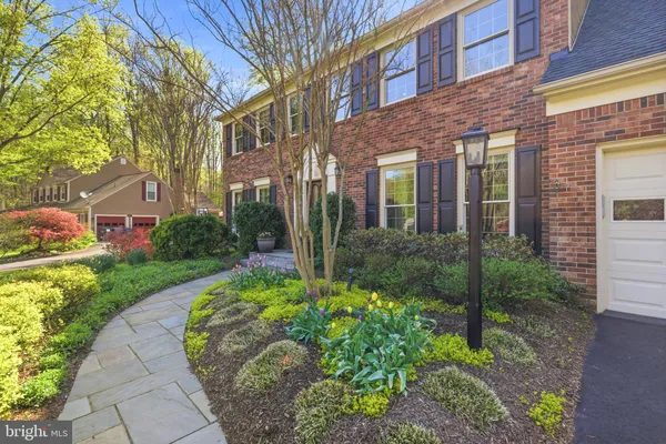 $1,371,900 | 7317 South View Court, Fairfax Station, VA 22039
