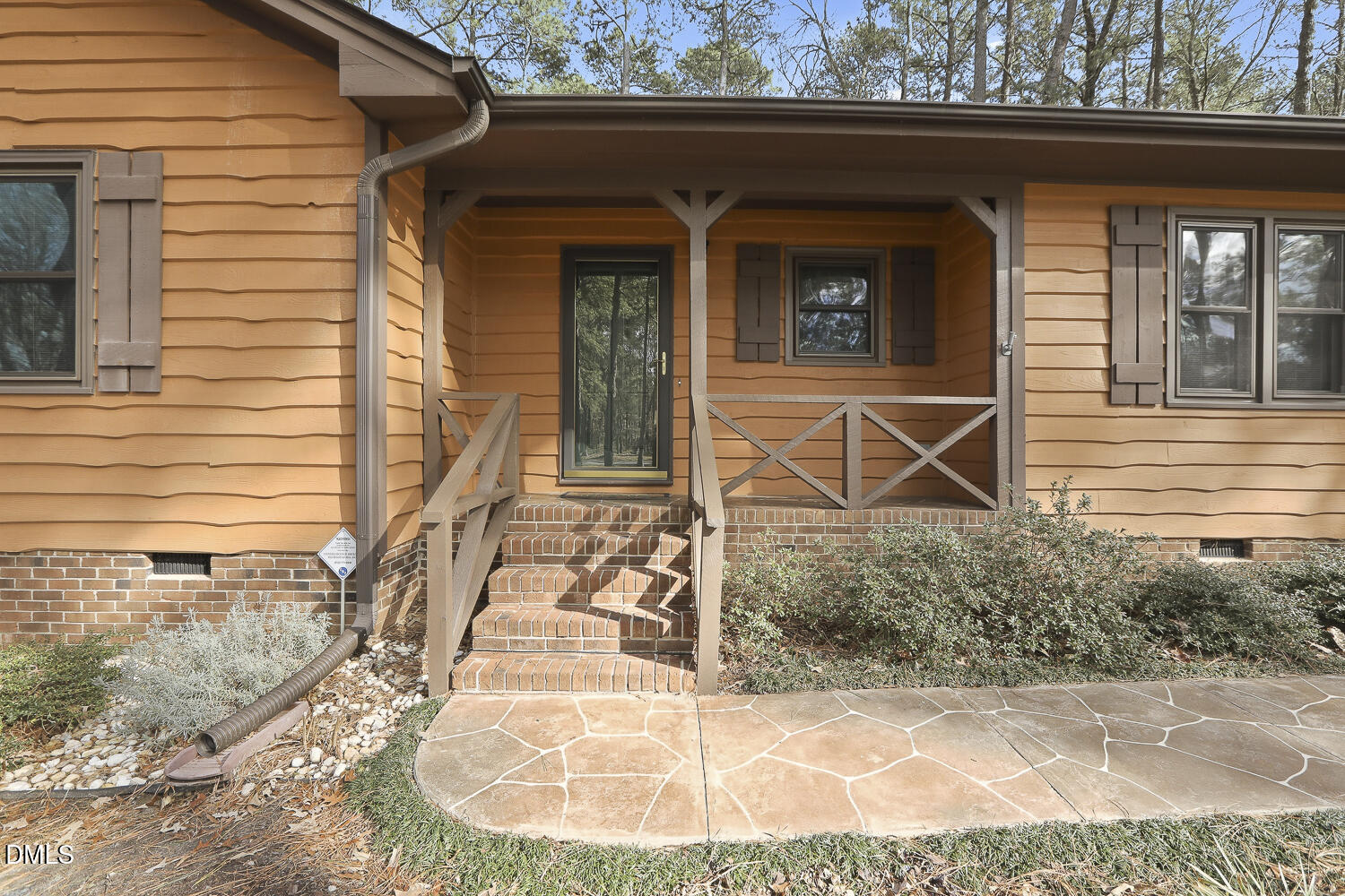 8421 Crowder Road Raleigh, NC 27603 - Photo 5 of 51 005
