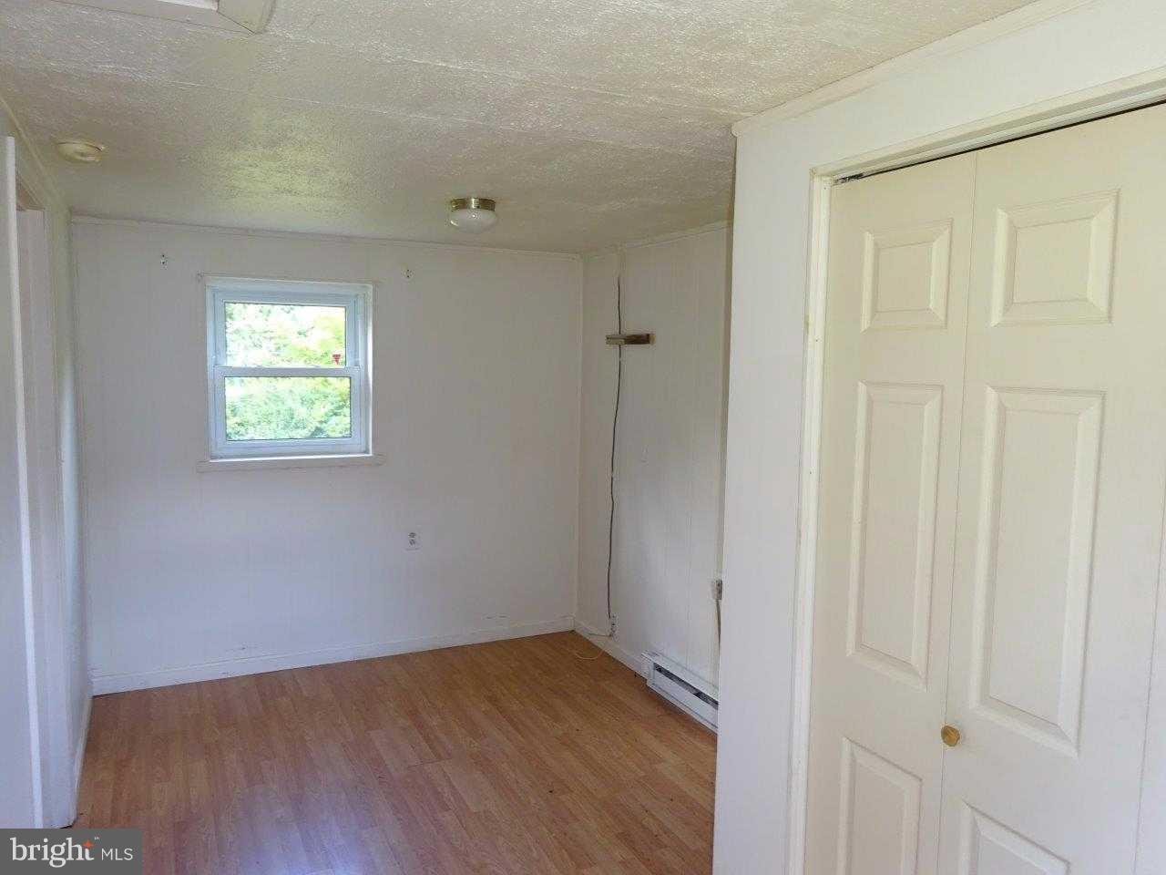 42 Policeman Club Road Falling Waters, WV 25419 - Photo 3 of 18 small block house