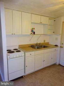 42 Policeman Club Road Falling Waters, WV 25419 - Photo 5 of 18 Kitchen block house