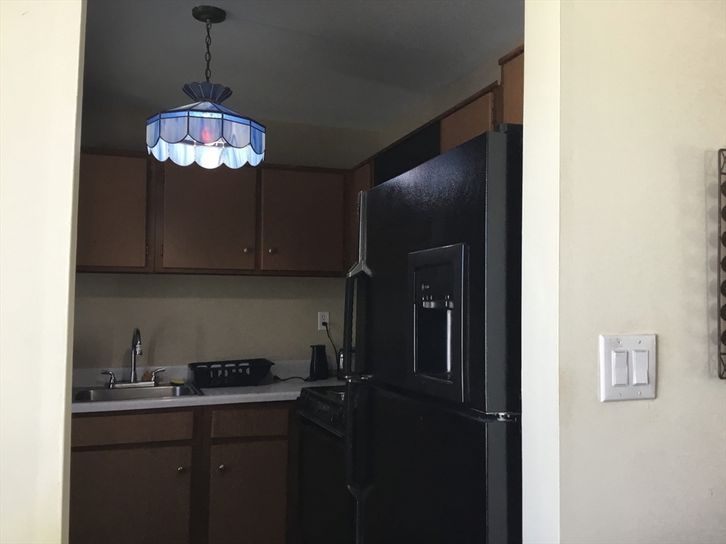 25 Nassau Drive, Unit 25 Springfield, MA 01129 - Photo 4 of 9