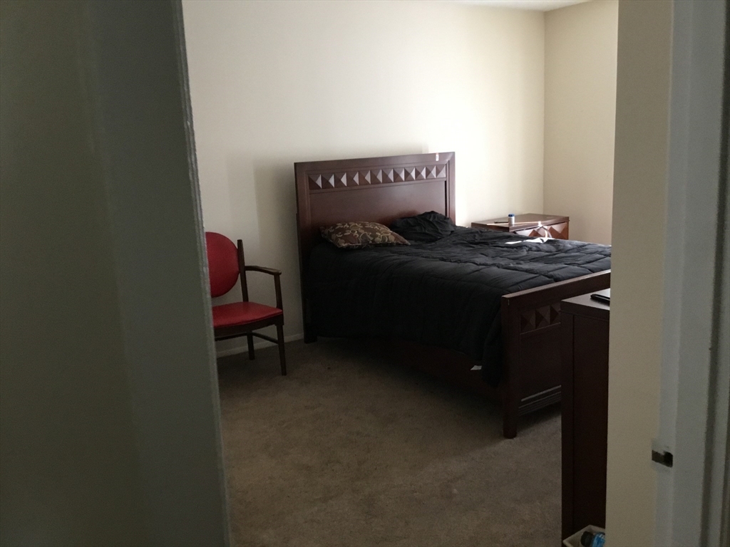 25 Nassau Drive, Unit 25 Springfield, MA 01129 - Photo 8 of 9