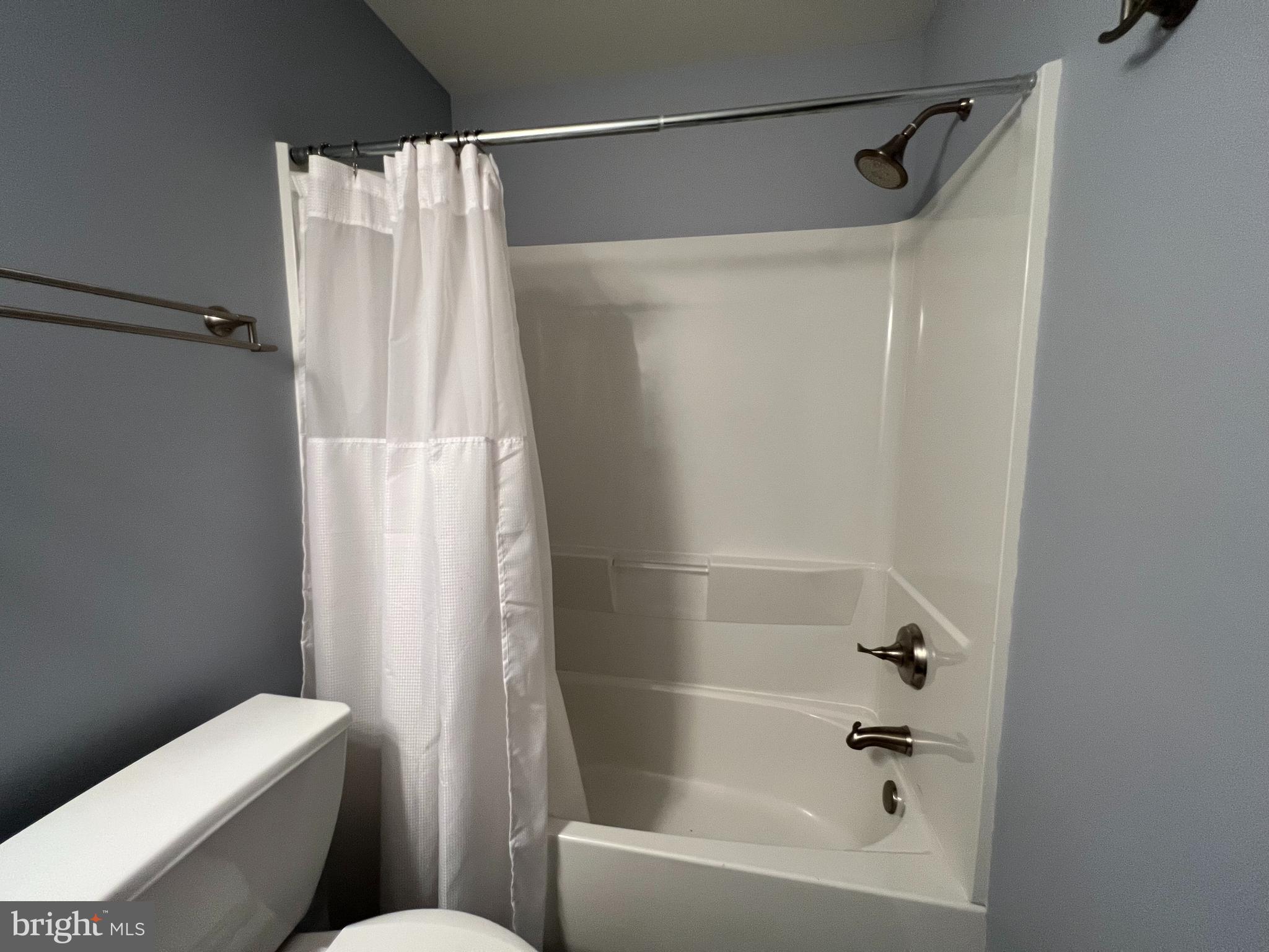 20321 Swallow Point Road Montgomery Village, MD 20886 - Photo 36 of 40 Gallery Image 36
