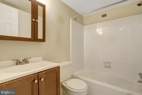 $220,000 | 5565 Columbia Pike, Unit 412, Arlington, VA 22204