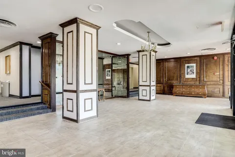 $220,000 | 5565 Columbia Pike, Unit 412, Arlington, VA 22204