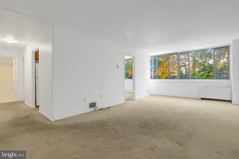 $220,000 | 5565 Columbia Pike, Unit 412, Arlington, VA 22204