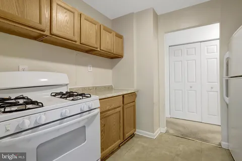 $220,000 | 5565 Columbia Pike, Unit 412, Arlington, VA 22204