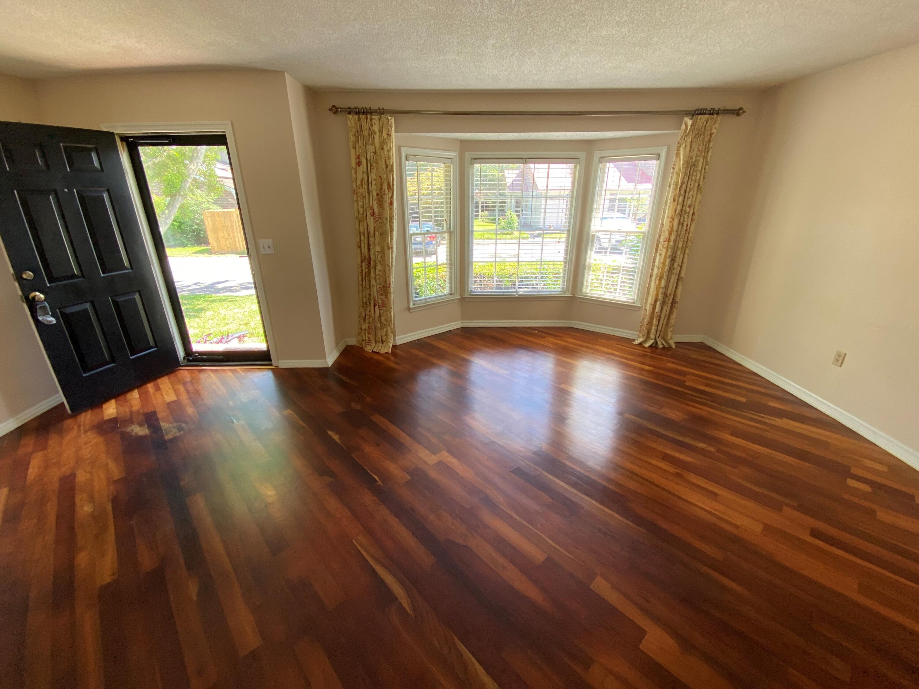 985 Bay Tree Circle, Unit C Mount Pleasant, SC 29464 - Photo 3 of 25