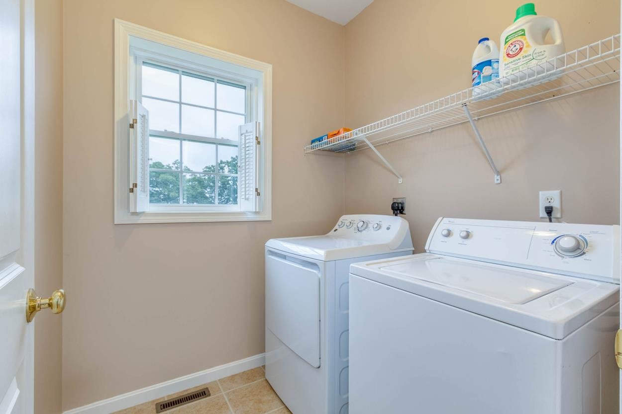 25 Collins Way Pelham, NH 03076 - Photo 7 of 40 Gallery Image 7