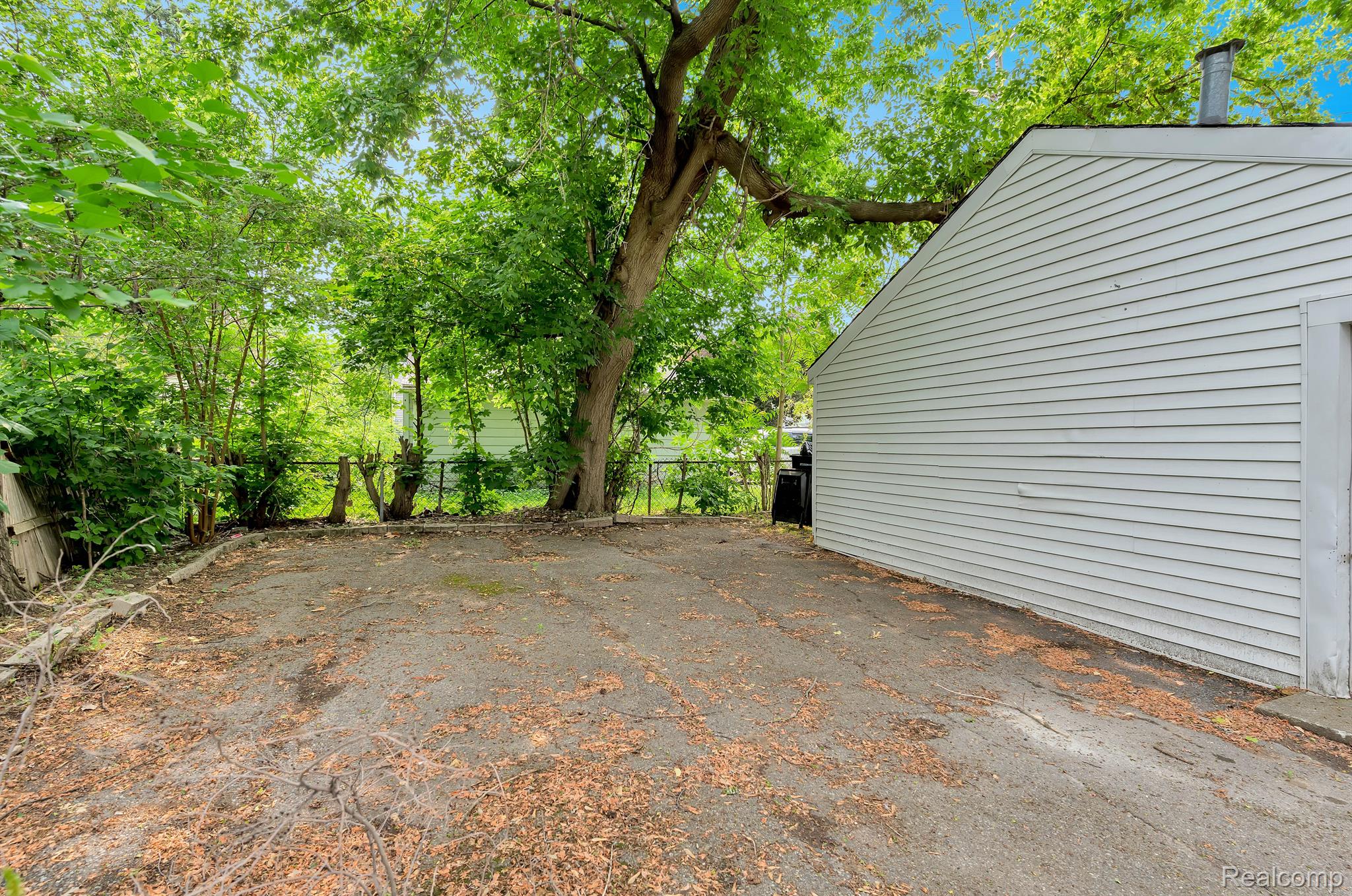 19304 Inkster Road Redford, MI 48240 - Photo 14 of 32 Gallery Image 14