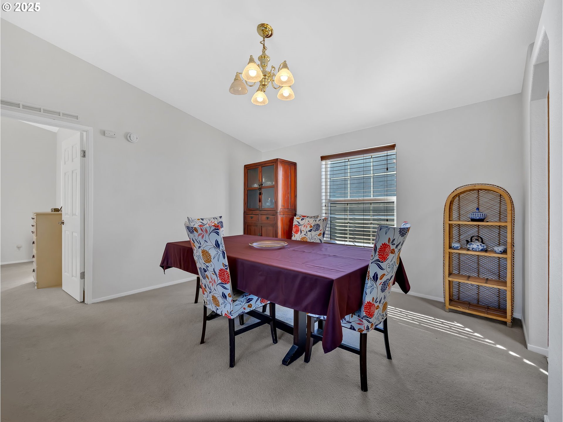 1819 Southeast Orient Drive, Unit 8 Gresham, OR 97080 - Photo 7 of 30 a dining room with furniture and window