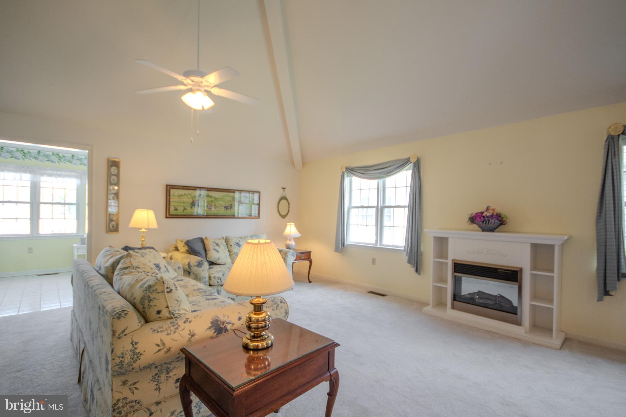907 Walbash Street Salisbury, MD 21804 - Photo 11 of 47 Living room