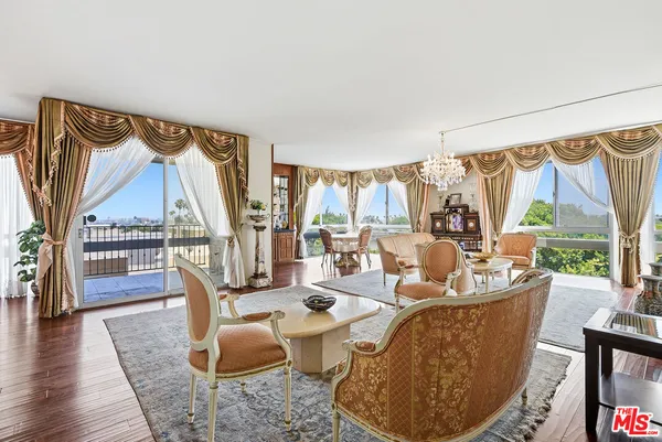 $1,390,000 | 318 North Maple Drive, Unit 506, Beverly Hills, CA 90210