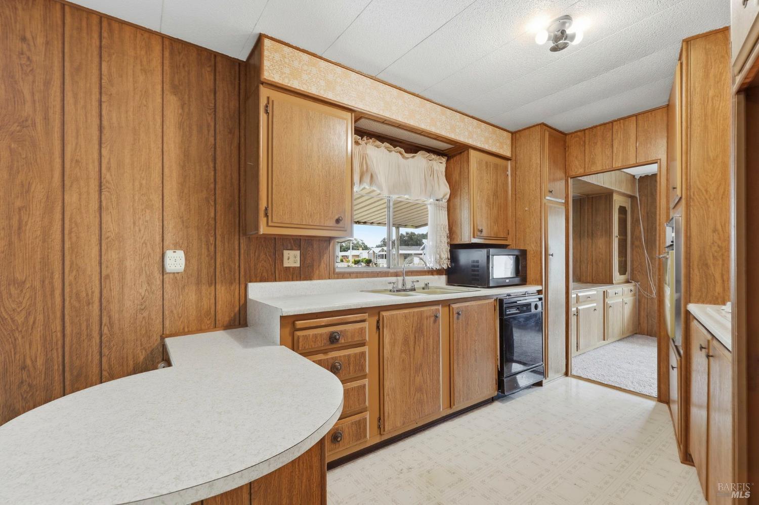 512 Colonial Park Drive Santa Rosa, CA 95403 - Photo 10 of 43