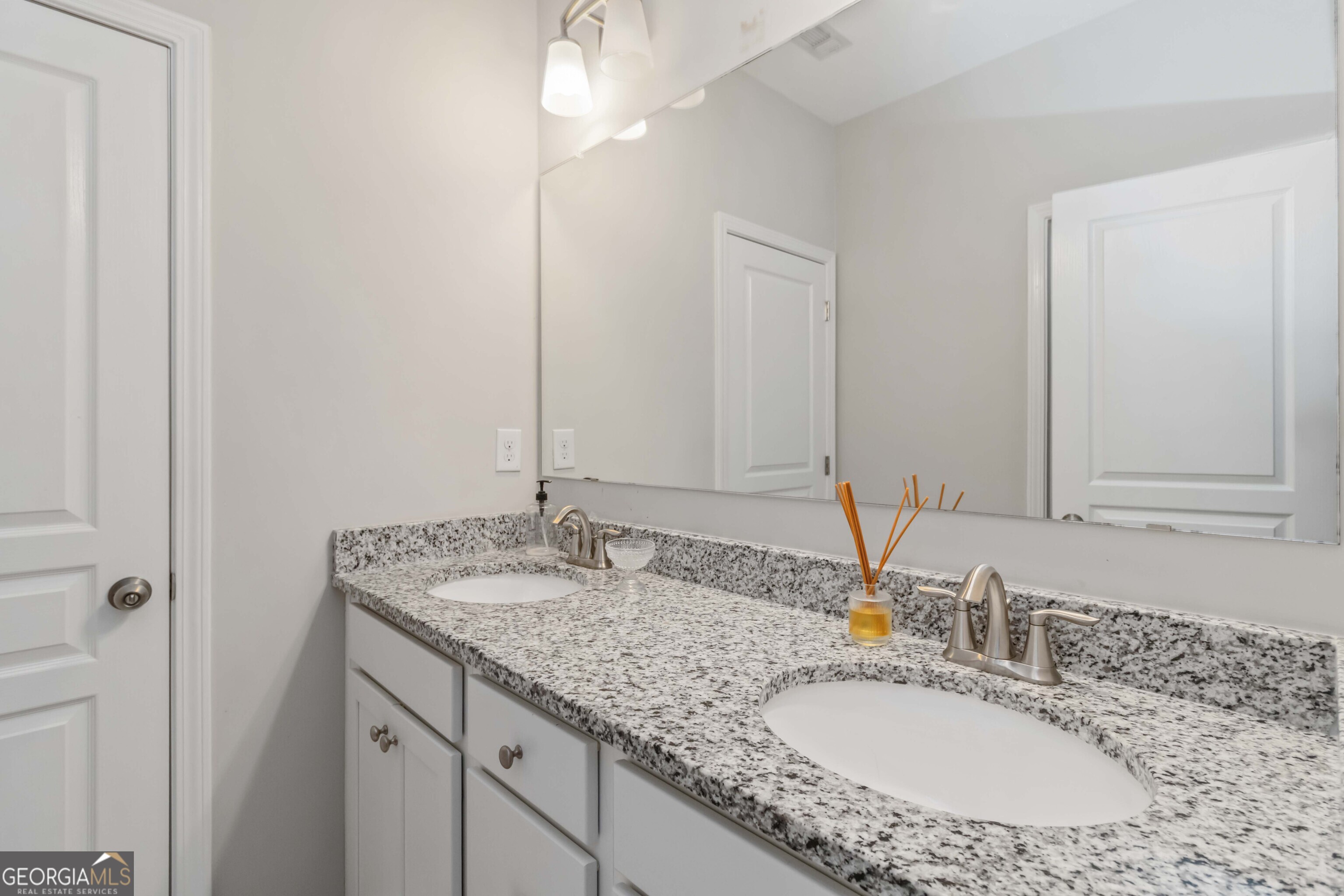 2105 Woodmarsh Circle Auburn, GA 30011 - Photo 19 of 31