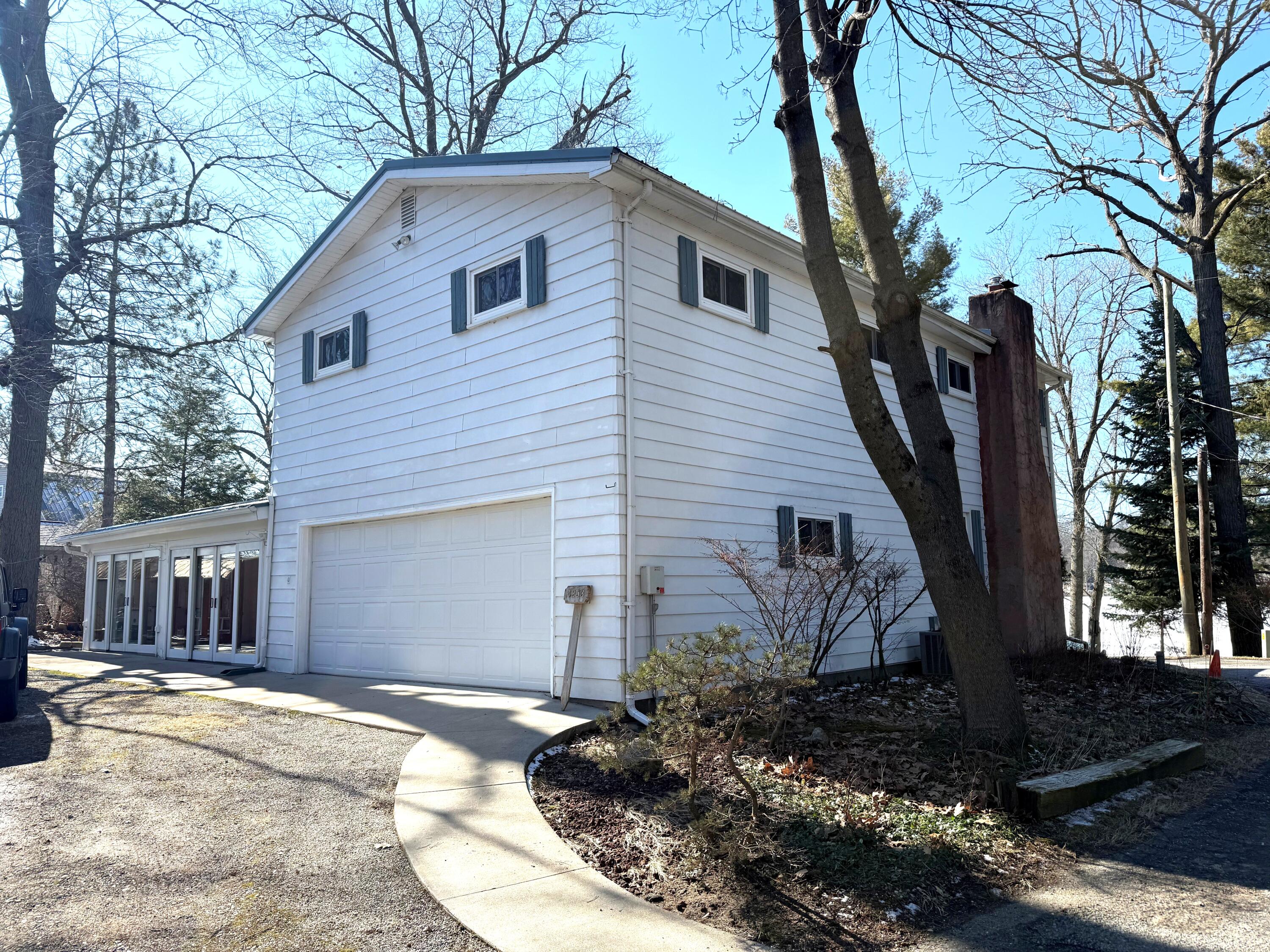 4253 Indian Road Battle Creek, MI 49017 - Photo 3 of 26 23