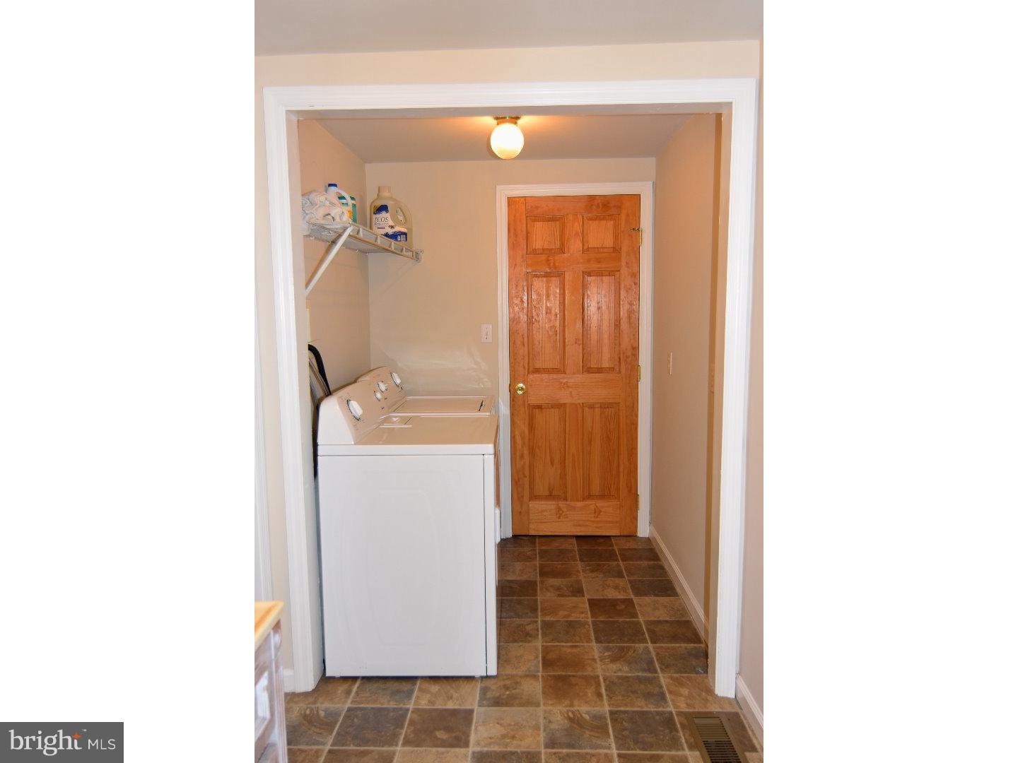 957 Pine Heights Road Reading, PA 19605 - Photo 14 of 25 Gallery Image 14