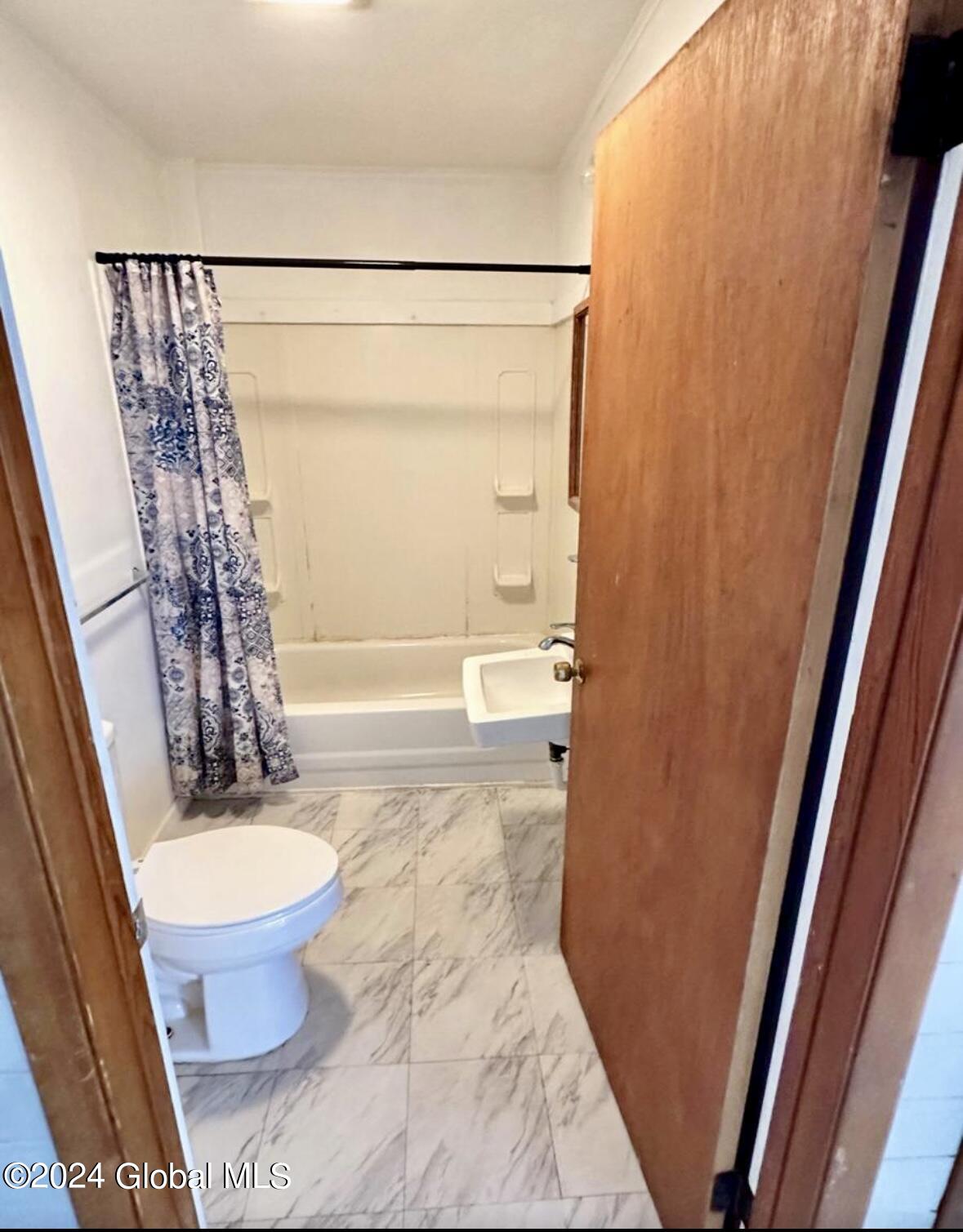 88 Middleline Road Ballston, NY 12020 - Photo 15 of 23 88 Middleline Apt 3 bathroom