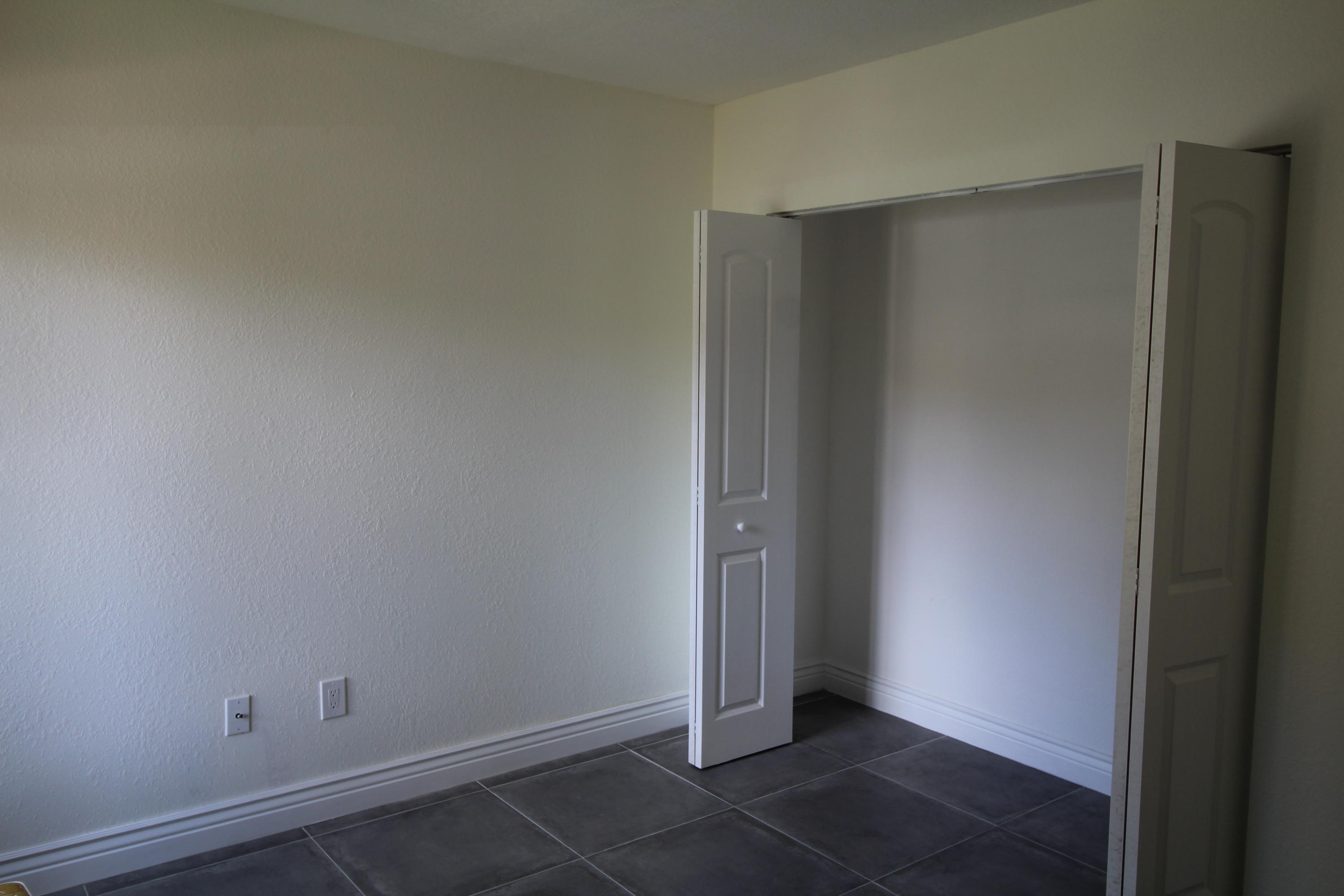 5150 East Club Circle, Unit 104 Boca Raton, FL 33487 - Photo 15 of 23 second bedroom