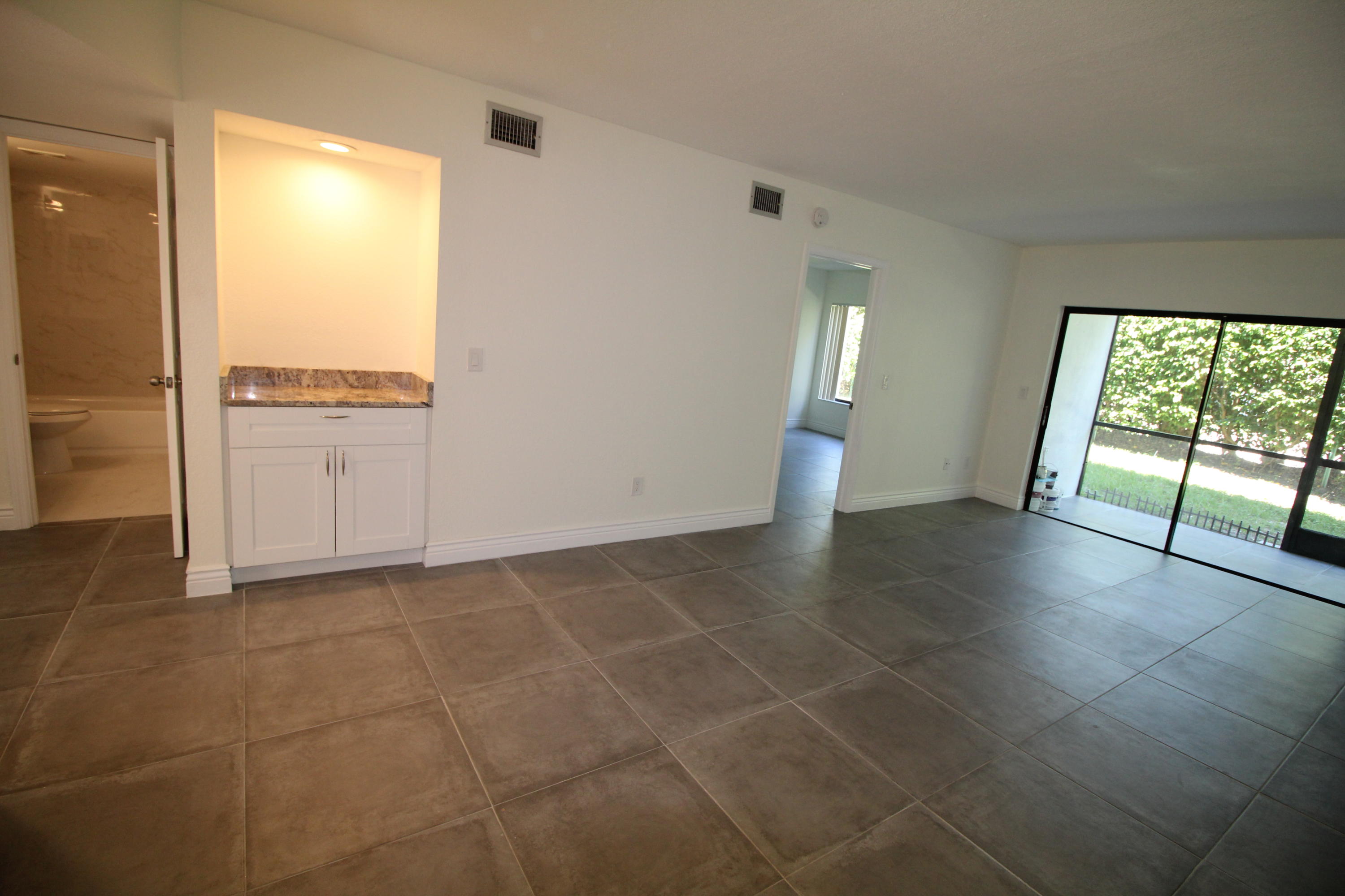 5150 East Club Circle, Unit 104 Boca Raton, FL 33487 - Photo 20 of 23 IMG_9221