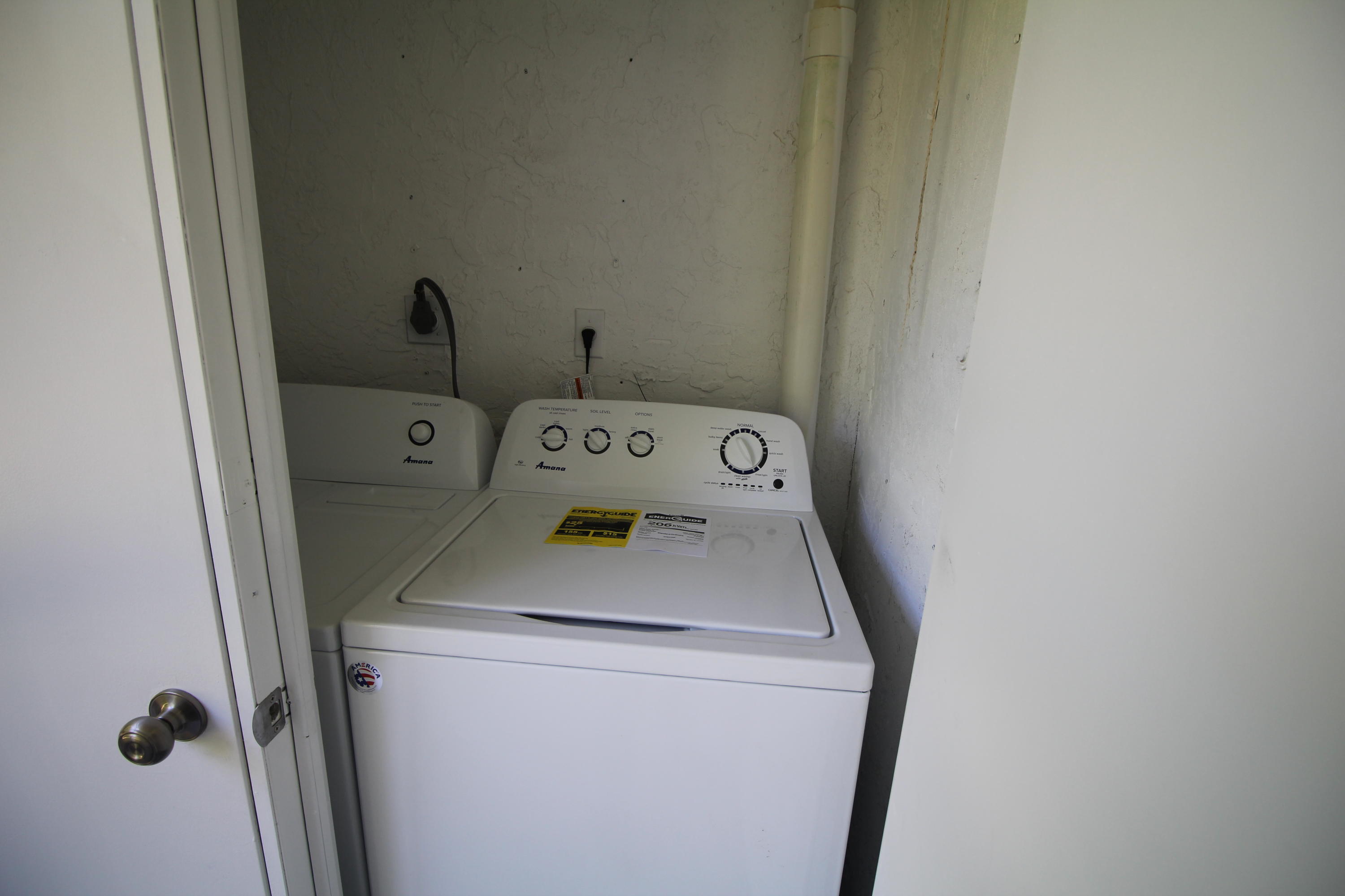 5150 East Club Circle, Unit 104 Boca Raton, FL 33487 - Photo 22 of 23 Washer and Dryer