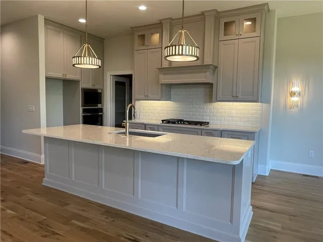 $930,000 | 22428 West 90th Terrace, Lenexa, KS 66227