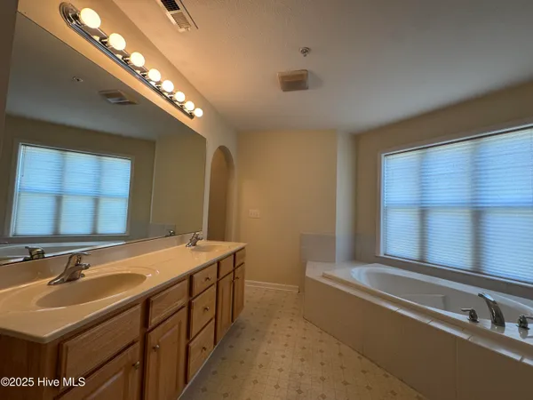 $1,800 | 633 Spencer-Farlow Drive, Unit 13, Carolina Beach, NC 28428