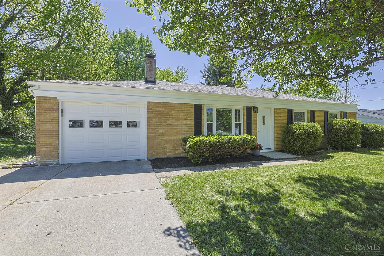 2537 Mack Road Fairfield, OH 45014 - Photo 2 of 32