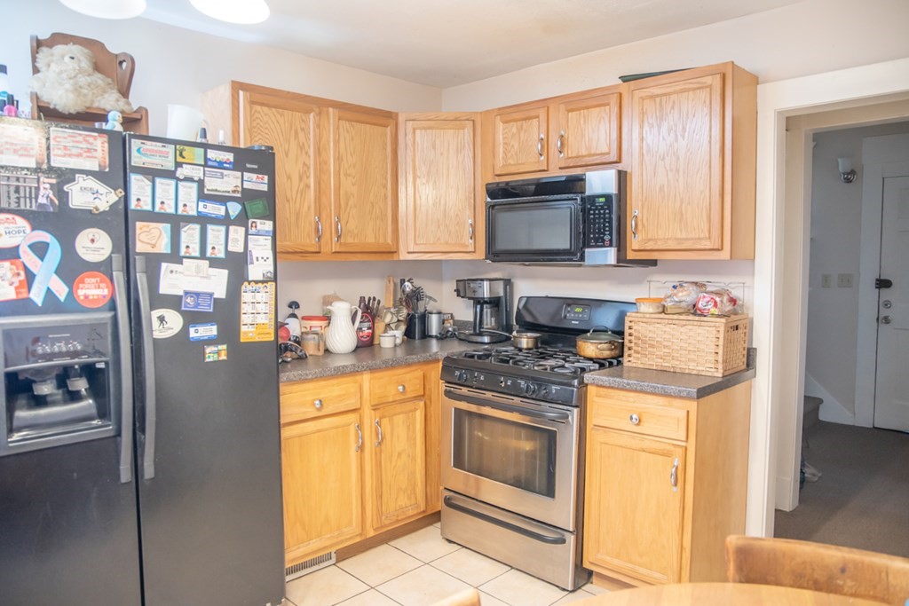 11 Elizabeth Street Springfield, MA 01109 - Photo 8 of 13