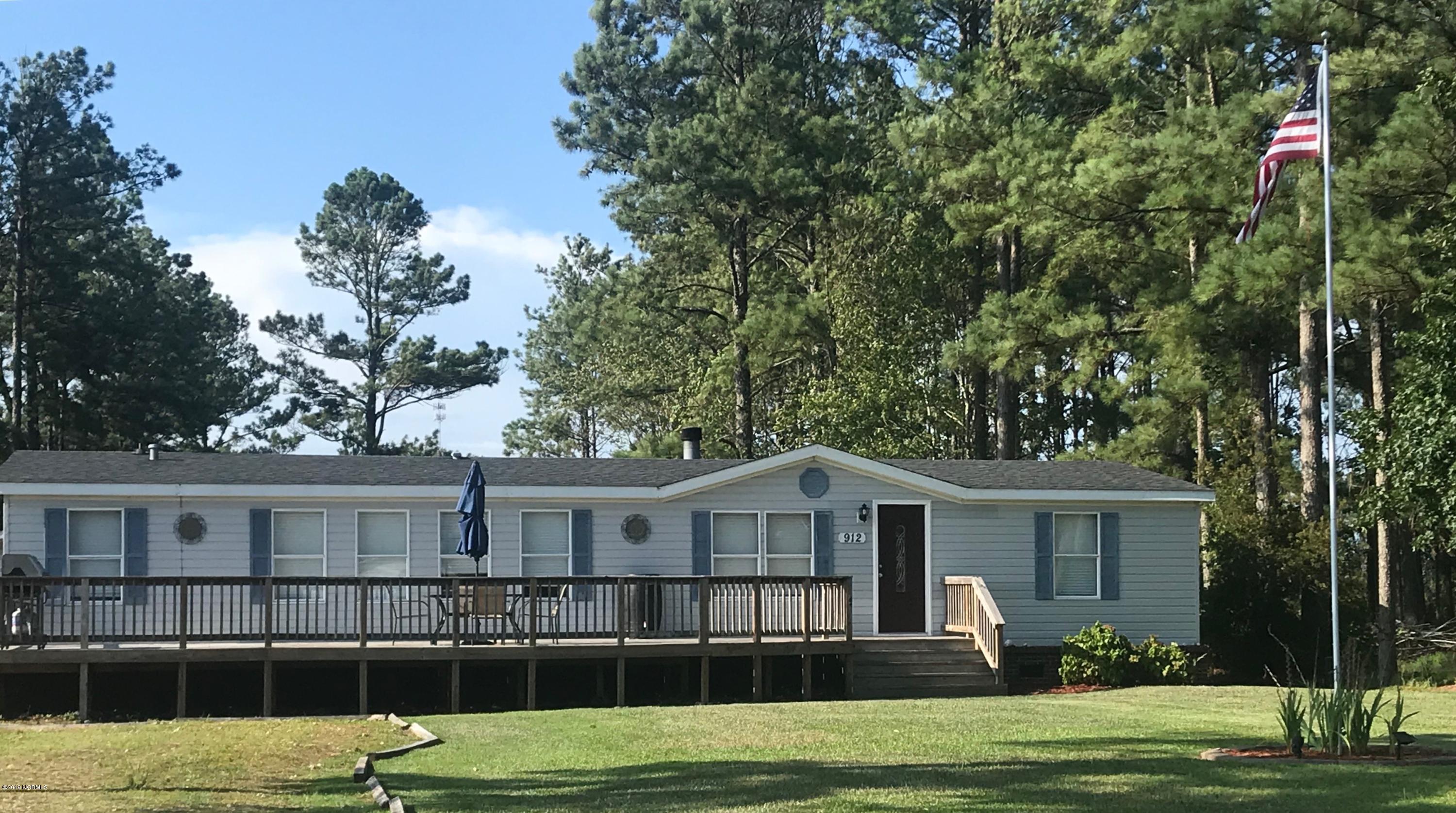 912 Hardesty Loop Road Newport, NC 28570 - Photo 1 of 22 Front of House