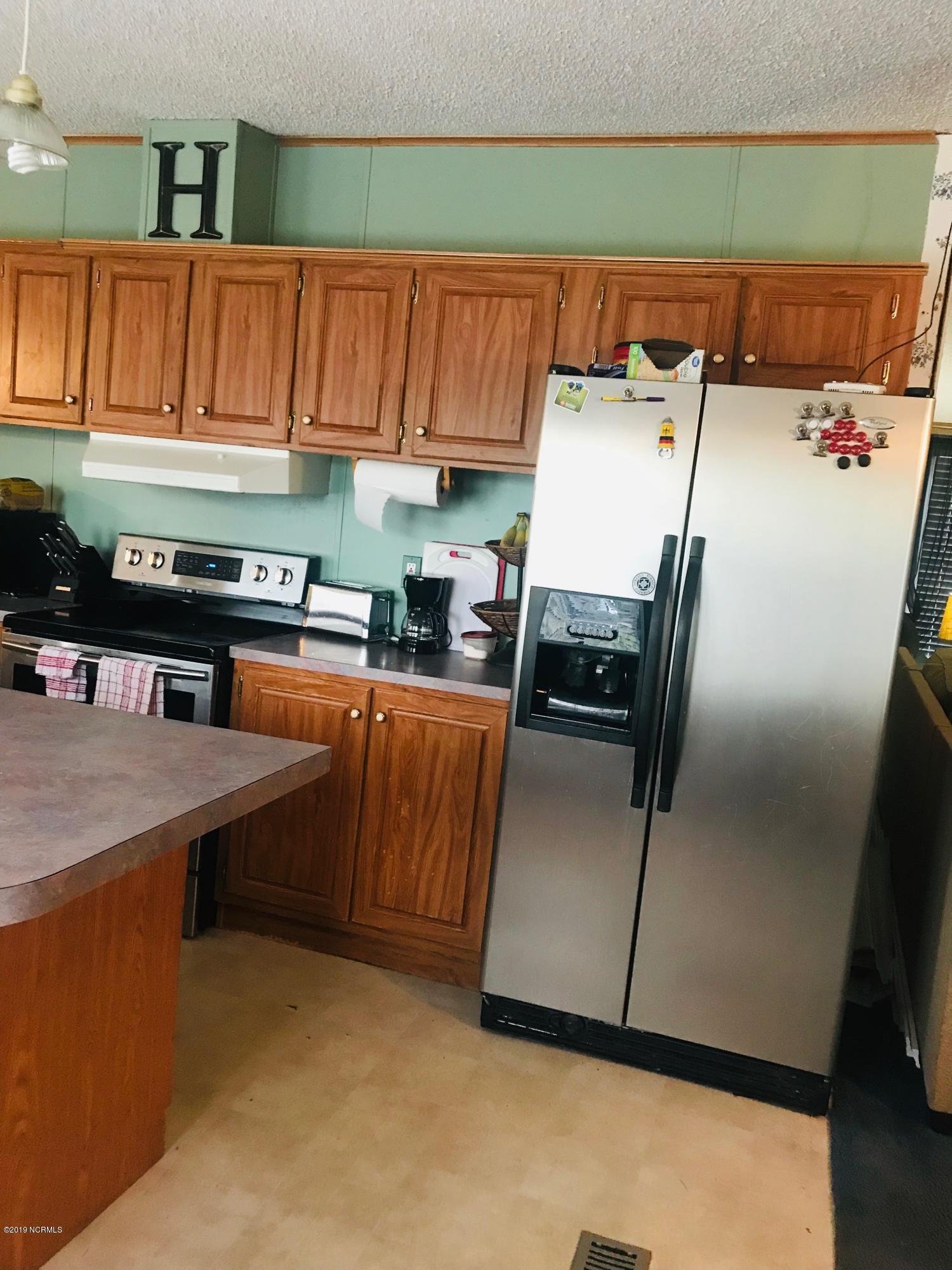 912 Hardesty Loop Road Newport, NC 28570 - Photo 11 of 22 Kitchen