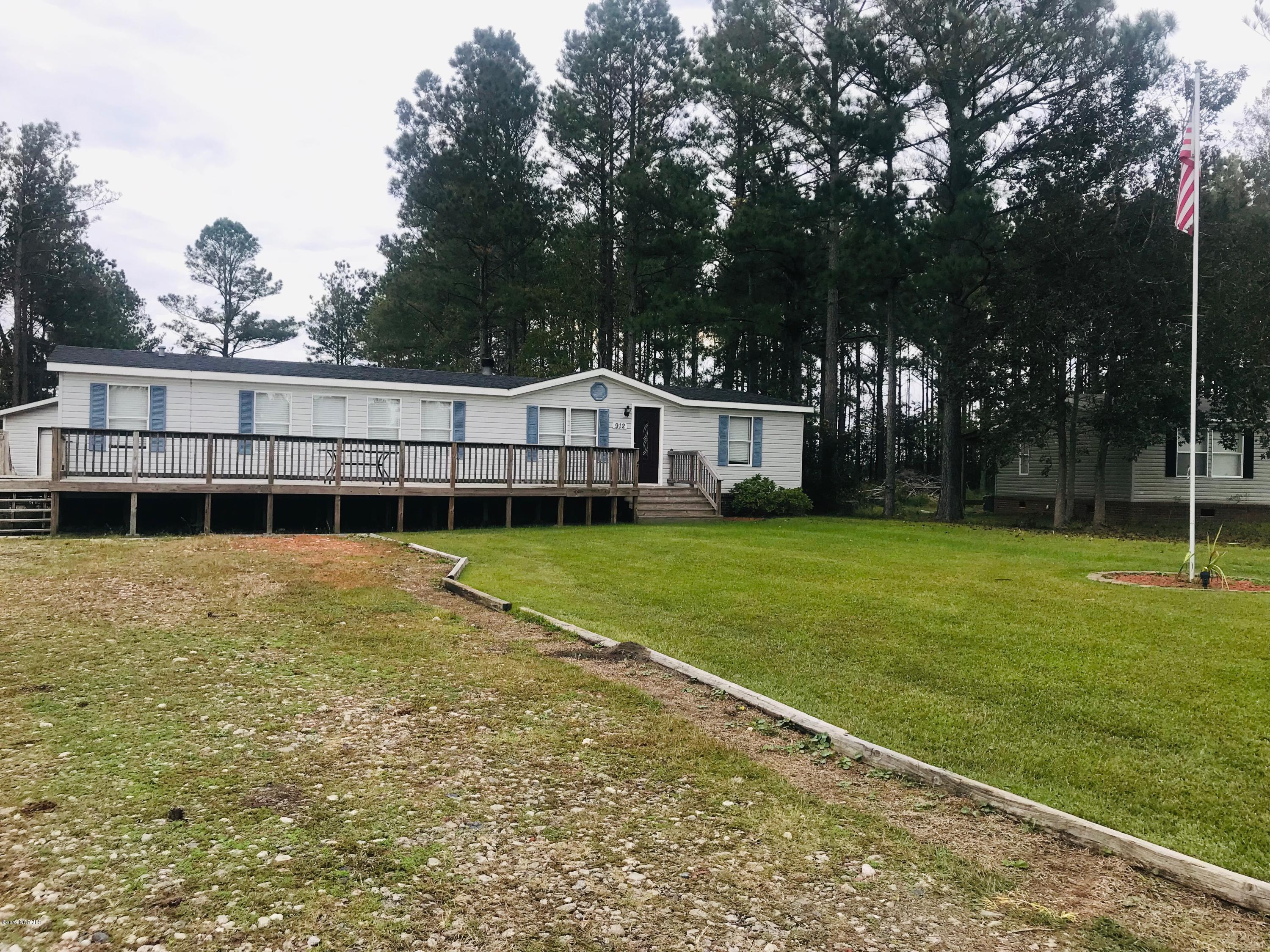 912 Hardesty Loop Road Newport, NC 28570 - Photo 3 of 22 Front of House