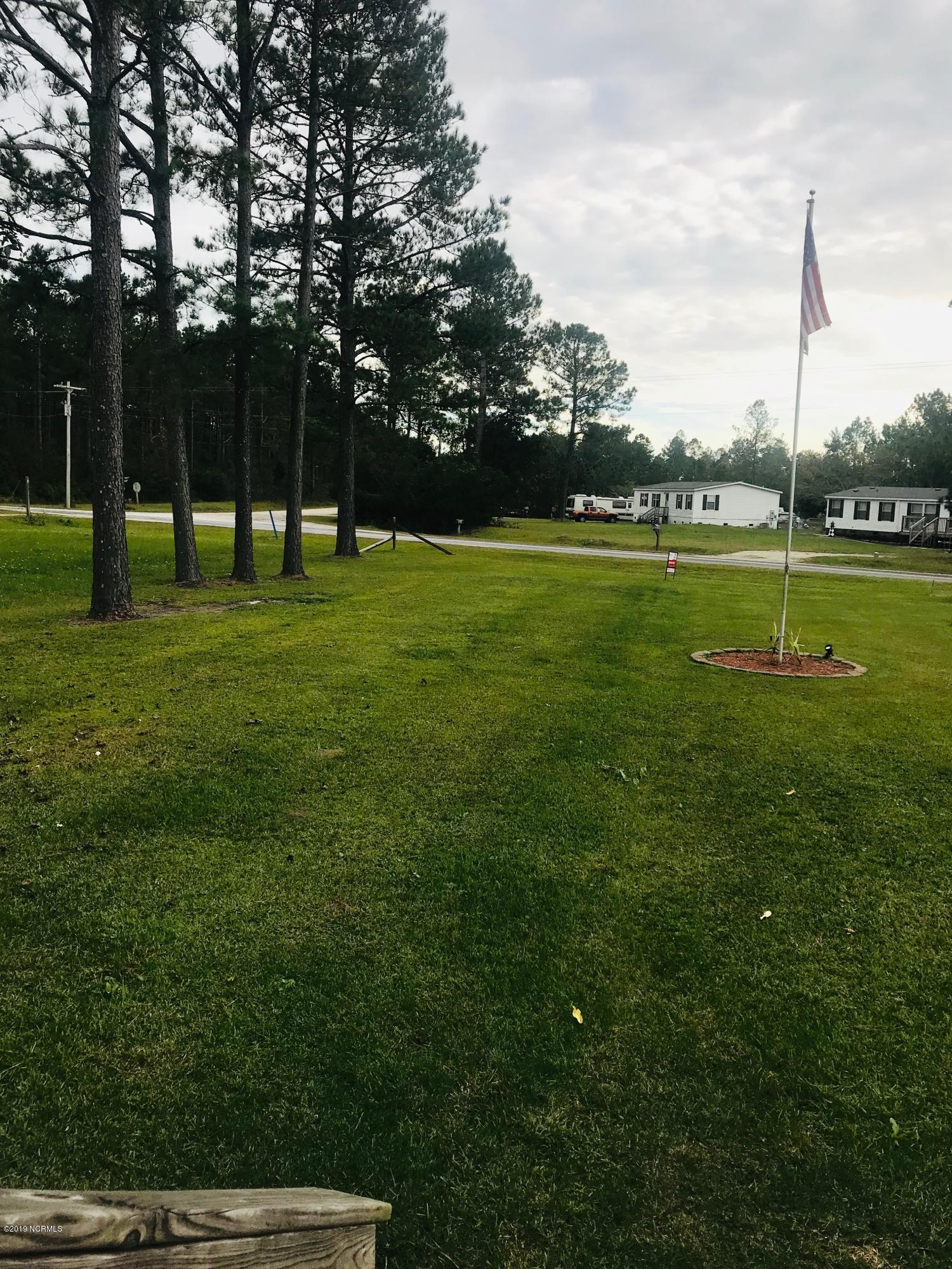 912 Hardesty Loop Road Newport, NC 28570 - Photo 4 of 22 Front Yard