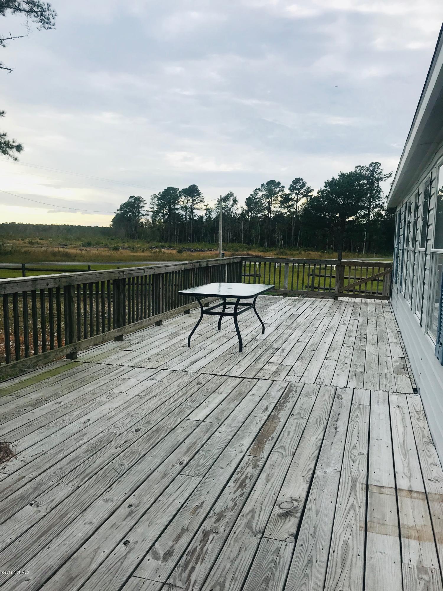 912 Hardesty Loop Road Newport, NC 28570 - Photo 6 of 22 Front Deck