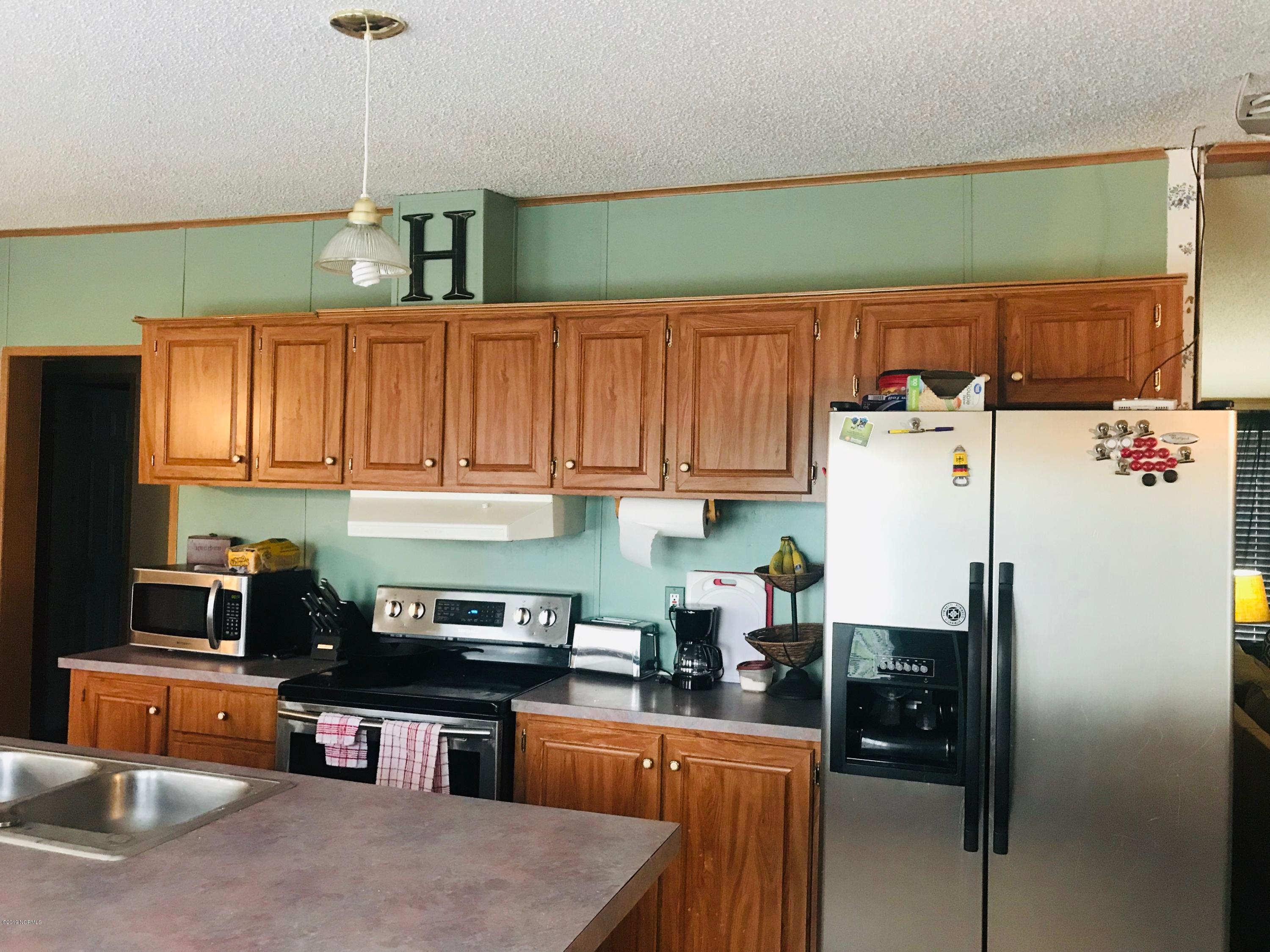 912 Hardesty Loop Road Newport, NC 28570 - Photo 10 of 22 Kitchen