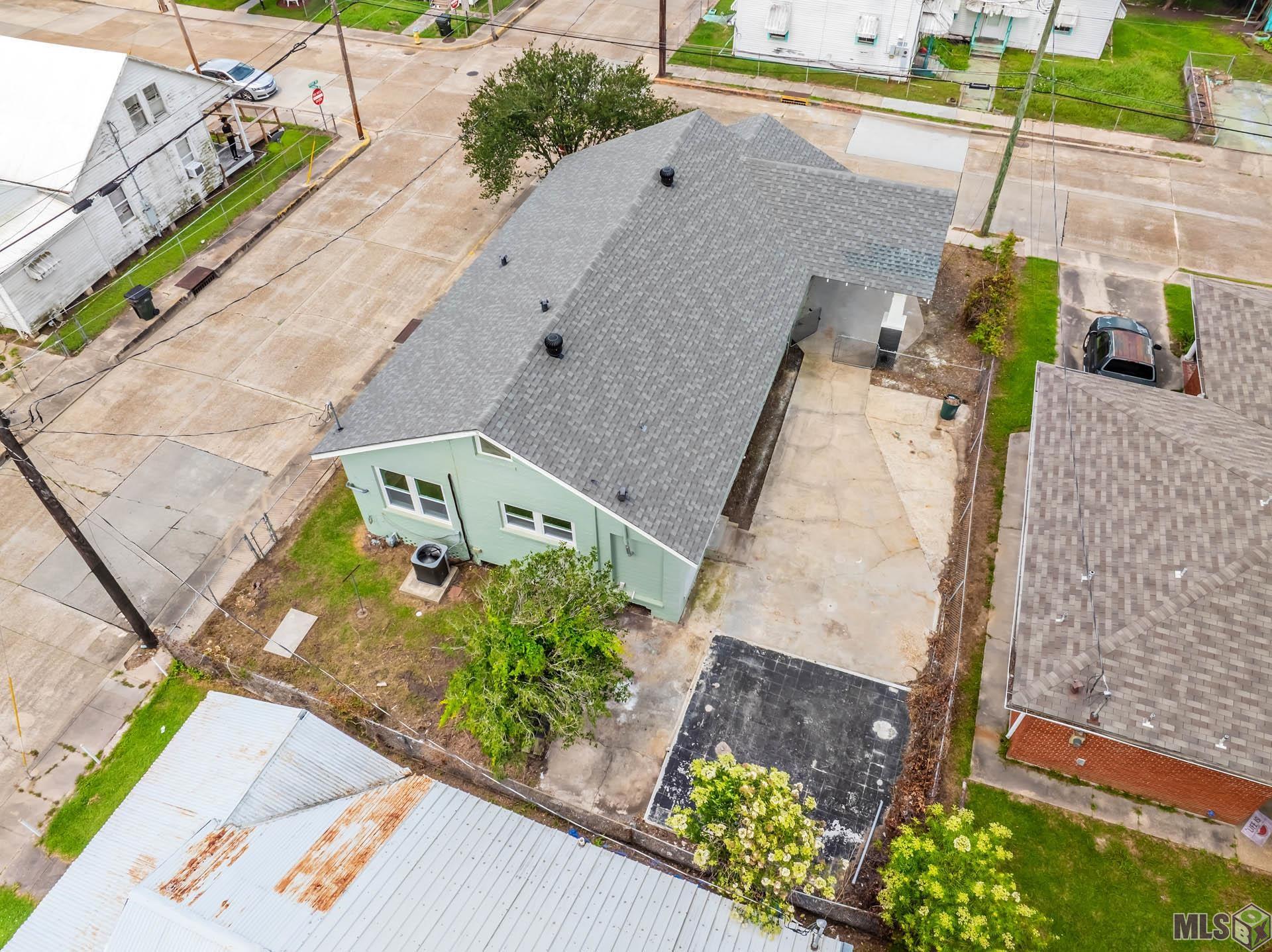 727 Roussell Street Houma, LA 70360 - Photo 3 of 12 Gallery Image 3