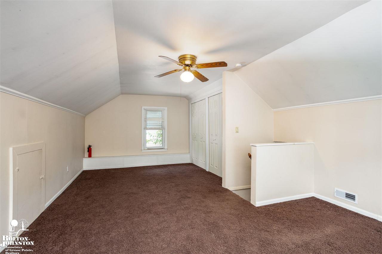 2073 Ridgemont Road Grosse Pointe Woods, MI 48236 - Photo 17 of 21