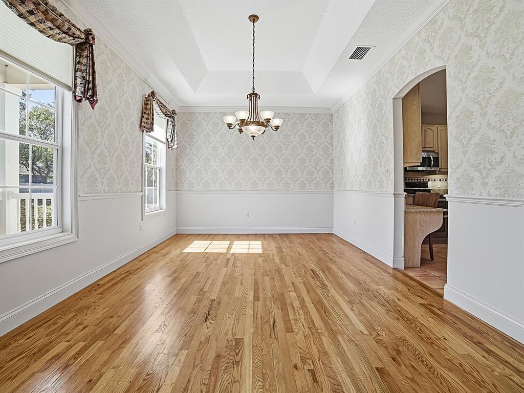 592 Crescent Street Umatilla, FL 32784 - Photo 6 of 61