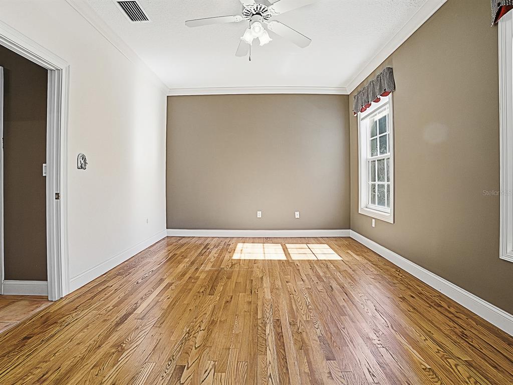 592 Crescent Street Umatilla, FL 32784 - Photo 8 of 61