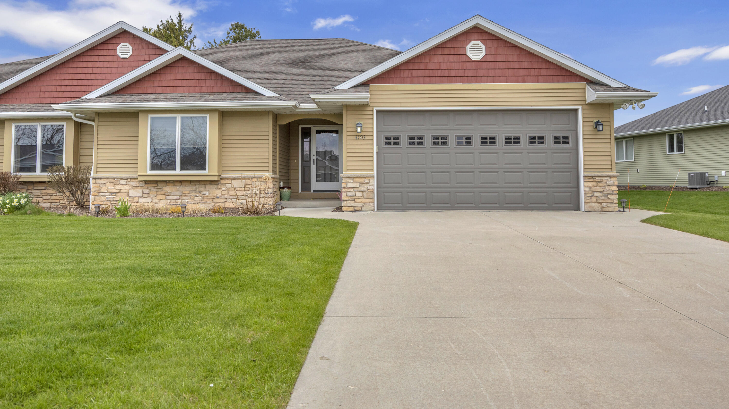 4103 Spring Court Sheboygan, WI 53081 - Photo 2 of 26 Front Yard