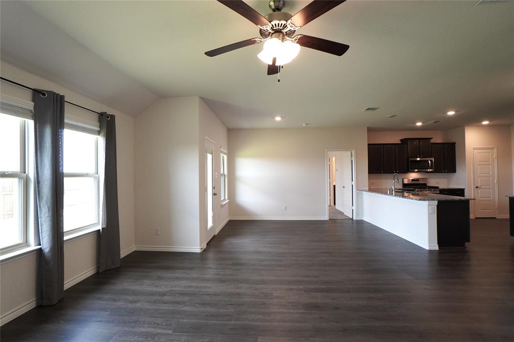 476 Declaration Way Fate, TX 75189 - Photo 6 of 28 Gallery Image 6