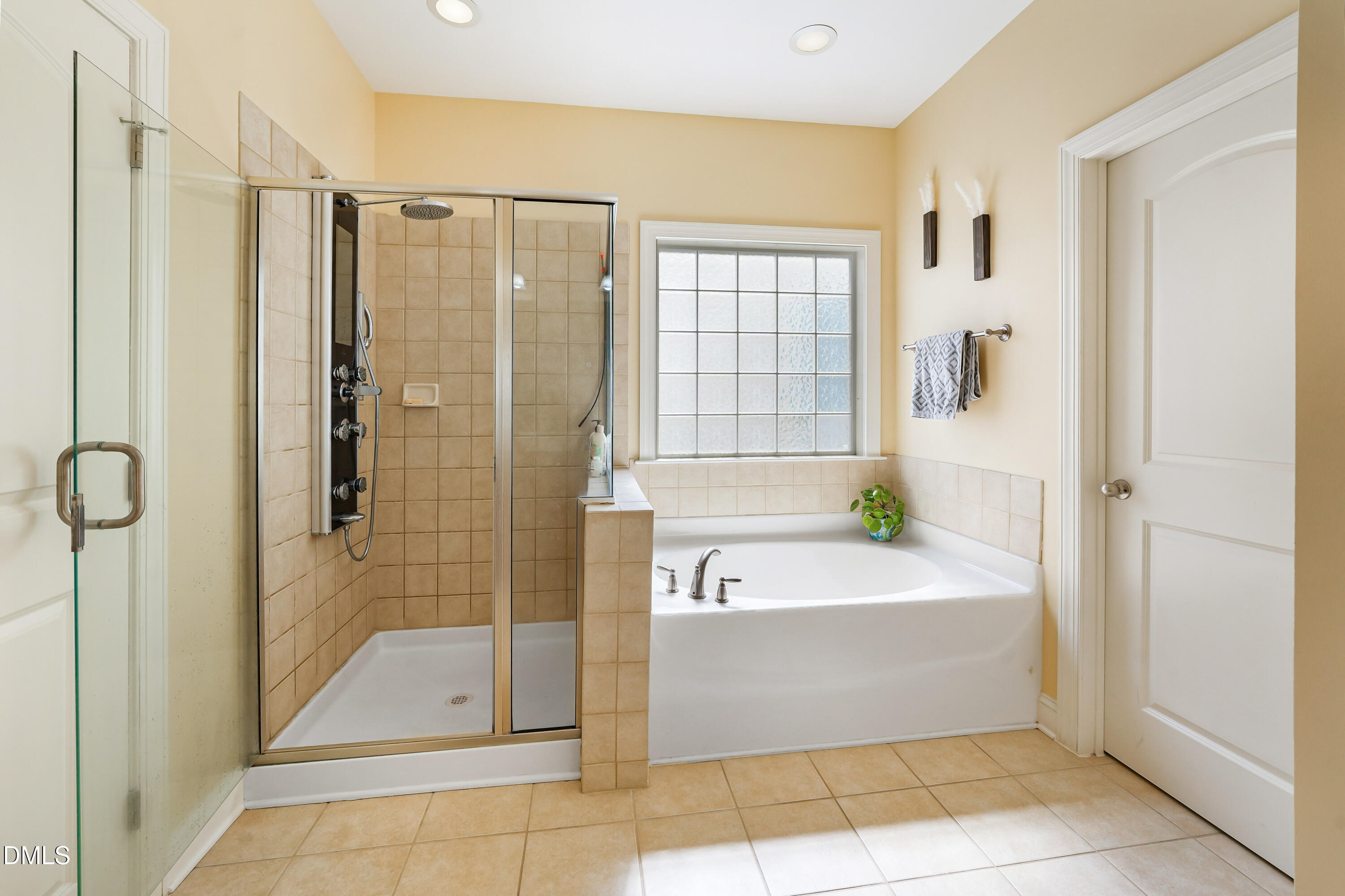 847 Historian Street Raleigh, NC 27603 - Photo 25 of 52 847 Histiorian St_www.scalaphotography.c